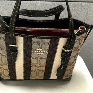 Coach NWT Mollie Tote 25 In Signature Jacquard With Stripes C4086